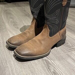 Ariat Wide Square Toe Cowboy Boots in size 12
